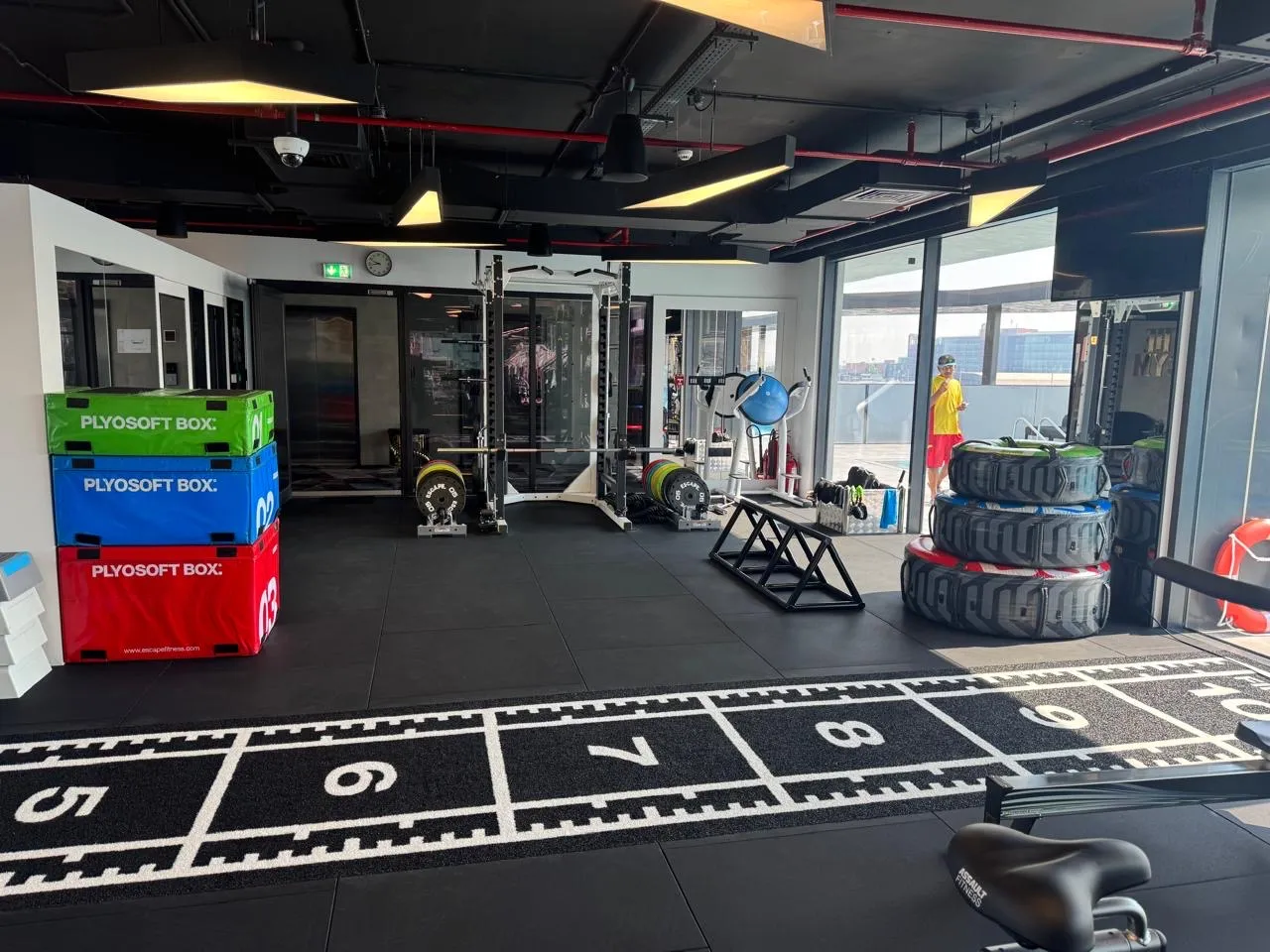 Functional area with the sled track and boxes